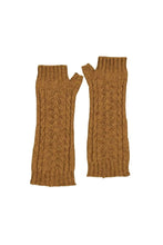 Load image into Gallery viewer, 622 Cable Glovelet - Get extra warm and cozy while you set yourself apart with our exclusive cable knit glovelets, crafted from a blend of Possum Merino and Pure Mulberry Silk. These glovelets provide gentle comfort, yet remain durable and practical. Entirely NZ made….your choice comes naturally.