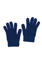 Load image into Gallery viewer, Possum and Merino
679 Plain Glove - Keep those hands warm with these versatile gloves that are just for anyone, at any age, anytime. These classic gloves are the perfection of knitwear. Possum Merino and Pure Mulberry Silk provide gentle comfort, yet these gloves remain durable and strong.
New Zealand Designed and manufactured
Natural and Sustainable
35% Possum Fur, 55% Merino Wool, 10% Pure Mulberry Silk.