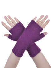Load image into Gallery viewer, 6105 Short Plain Glovelet - These gloves are a classic essential you won't want to leave the house without. Our lightweight glovelets will keep your hands beautifully snug and have the freedom of open fingers so there is no need to remove them when you are out and about!