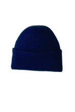 Load image into Gallery viewer, 675 Plain Tubular Hat - Blended with luxurious Mulberry Silk, the Plain Tubular Beanie is an absolute essential making it a sumptuously warm natural insulator while keeping it surprisingly lightweight.