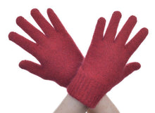 Load image into Gallery viewer, Possum and Merino
679 Plain Glove - Keep those hands warm with these versatile gloves that are just for anyone, at any age, anytime. These classic gloves are the perfection of knitwear. Possum Merino and Pure Mulberry Silk provide gentle comfort, yet these gloves remain durable and strong.
New Zealand Designed and manufactured
Natural and Sustainable
35% Possum Fur, 55% Merino Wool, 10% Pure Mulberry Silk.
