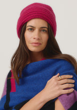 Load image into Gallery viewer, Possum and Merino

008009 Merinomink Felted Hat - A signature piece in the Merinomink collection, the Felted Hat fits perfectly. Offering a more dressed up look, it is an excellent choice for your winter escapes. A classic fit.

Made in New Zealand from an exclusive Merinomink blend of 50% ZQ Merino, 40% Brushtail possum and 10% Mulberry silk.
