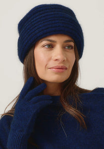 Possum and Merino

008009 Merinomink Felted Hat - A signature piece in the Merinomink collection, the Felted Hat fits perfectly. Offering a more dressed up look, it is an excellent choice for your winter escapes. A classic fit.

Made in New Zealand from an exclusive Merinomink blend of 50% ZQ Merino, 40% Brushtail possum and 10% Mulberry silk.