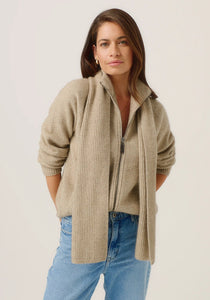 Possum and Merino

0578 Ribbed Scarf - The classic rib scarf never goes out of style. Styled with coats and jackets it will elevate your outfit and keep you cosy.

Made in New Zealand from an exclusive Merinomink blend of 50% ZQ Merino, 40% Brushtail possum and 10% Mulberry silk.