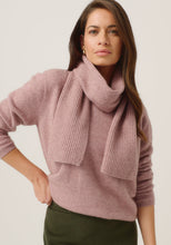 Load image into Gallery viewer, Possum and Merino

0578 Ribbed Scarf - The classic rib scarf never goes out of style. Styled with coats and jackets it will elevate your outfit and keep you cosy.

Made in New Zealand from an exclusive Merinomink blend of 50% ZQ Merino, 40% Brushtail possum and 10% Mulberry silk.