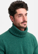 Load image into Gallery viewer, Possum and Merino

0610 Essential Snood - The season&#39;s must have. Designed to work back with a range of sweaters, this stylish rib snood is just the right size to keep your neck warm without being too bulky. Simply pop it over your favourite crew sweaters to achieve a rollneck look.

Made in New Zealand from an exclusive Merinomink blend of 50% ZQ Merino, 40% Brushtail possum and 10% Mulberry silk.