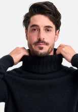 Load image into Gallery viewer, Possum and Merino

0610 Essential Snood - The season&#39;s must have. Designed to work back with a range of sweaters, this stylish rib snood is just the right size to keep your neck warm without being too bulky. Simply pop it over your favourite crew sweaters to achieve a rollneck look.

Made in New Zealand from an exclusive Merinomink blend of 50% ZQ Merino, 40% Brushtail possum and 10% Mulberry silk.