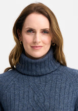 Load image into Gallery viewer, Possum and Merino

0610 Essential Snood - The season&#39;s must have. Designed to work back with a range of sweaters, this stylish rib snood is just the right size to keep your neck warm without being too bulky. Simply pop it over your favourite crew sweaters to achieve a rollneck look.

Made in New Zealand from an exclusive Merinomink blend of 50% ZQ Merino, 40% Brushtail possum and 10% Mulberry silk.