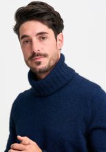 Load image into Gallery viewer, Possum and Merino

0610 Essential Snood - The season&#39;s must have. Designed to work back with a range of sweaters, this stylish rib snood is just the right size to keep your neck warm without being too bulky. Simply pop it over your favourite crew sweaters to achieve a rollneck look.

Made in New Zealand from an exclusive Merinomink blend of 50% ZQ Merino, 40% Brushtail possum and 10% Mulberry silk.