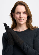 Load image into Gallery viewer, Possum and Merino

070709 Merinomink Gloves - Warm hands, warm heart! No one likes frozen fingers so keep them cosy in our Merinomink gloves.

Made in New Zealand from an exclusive Merinomink blend of 50% ZQ Merino, 40% Brushtail possum and 10% Mulberry silk.