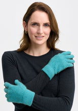 Load image into Gallery viewer, Possum and Merino

070709 Merinomink Gloves - Warm hands, warm heart! No one likes frozen fingers so keep them cosy in our Merinomink gloves.

Made in New Zealand from an exclusive Merinomink blend of 50% ZQ Merino, 40% Brushtail possum and 10% Mulberry silk.