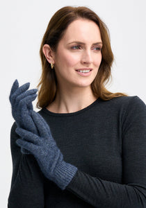 Possum and Merino

070709 Merinomink Gloves - Warm hands, warm heart! No one likes frozen fingers so keep them cosy in our Merinomink gloves.

Made in New Zealand from an exclusive Merinomink blend of 50% ZQ Merino, 40% Brushtail possum and 10% Mulberry silk.