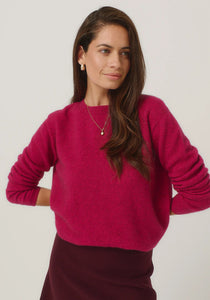Possum and Merino

100296 Mia Crew - The go-to crew that you'll wear on repeat. This ageless style has a slim, classic fit and is short but not cropped in length. It features new Merinomink branding. Team it with the Essential Snood to effortlessly transform it into a rollneck.&nbsp;

Made in New Zealand from an exclusive Merinomink blend of 50% ZQ Merino, 40% Brushtail possum and 10% Mulberry silk.