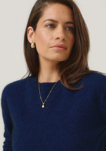 Load image into Gallery viewer, Possum and Merino

100296 Mia Crew - The go-to crew that you&#39;ll wear on repeat. This ageless style has a slim, classic fit and is short but not cropped in length. It features new Merinomink branding. Team it with the Essential Snood to effortlessly transform it into a rollneck.&nbsp;

Made in New Zealand from an exclusive Merinomink blend of 50% ZQ Merino, 40% Brushtail possum and 10% Mulberry silk.