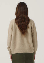 Load image into Gallery viewer, Possum and Merino

100300 Arianne Jacket - The Arianne is that everyday jacket you&#39;ll reach for all the time. Paired with jeans or chinos, it has a smart casual look and an interesting textural knit. Topped off with pockets and a stylish Merinomink zip pull, it&#39;s designed to keep you warm without weighing you down. Classic fit.&nbsp;

Made in New Zealand from an exclusive Merinomink blend of 50% ZQ Merino, 40% Brushtail possum and 10% Mulberry silk.