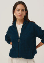 Load image into Gallery viewer, Possum and Merino

100300 Arianne Jacket - The Arianne is that everyday jacket you&#39;ll reach for all the time. Paired with jeans or chinos, it has a smart casual look and an interesting textural knit. Topped off with pockets and a stylish Merinomink zip pull, it&#39;s designed to keep you warm without weighing you down. Classic fit.&nbsp;

Made in New Zealand from an exclusive Merinomink blend of 50% ZQ Merino, 40% Brushtail possum and 10% Mulberry silk.