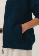 Load image into Gallery viewer, Possum and Merino

100300 Arianne Jacket - The Arianne is that everyday jacket you&#39;ll reach for all the time. Paired with jeans or chinos, it has a smart casual look and an interesting textural knit. Topped off with pockets and a stylish Merinomink zip pull, it&#39;s designed to keep you warm without weighing you down. Classic fit.&nbsp;

Made in New Zealand from an exclusive Merinomink blend of 50% ZQ Merino, 40% Brushtail possum and 10% Mulberry silk.