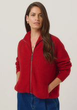 Load image into Gallery viewer, Possum and Merino

100300 Arianne Jacket - The Arianne is that everyday jacket you&#39;ll reach for all the time. Paired with jeans or chinos, it has a smart casual look and an interesting textural knit. Topped off with pockets and a stylish Merinomink zip pull, it&#39;s designed to keep you warm without weighing you down. Classic fit.&nbsp;

Made in New Zealand from an exclusive Merinomink blend of 50% ZQ Merino, 40% Brushtail possum and 10% Mulberry silk.