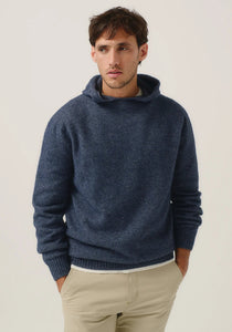 Possum and Merino

100308 Giles Hoodie - We love a goodie Hoodie and the Giles doesn't disappoint. This is a style you can wear on its own or layer under coats and jackets. A classic fit.

Made in New Zealand from an exclusive Merinomink blend of 50% ZQ Merino, 40% Brushtail possum and 10% Mulberry silk.