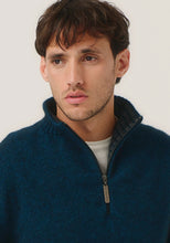 Load image into Gallery viewer, Possum and Merino

100309 Whittaker Half Zip – A Merinomink signature zip sweater with striped contrast collar features a Merinomink zip pull. This timeless piece can be dressed up or down to suit almost any occasion. A classic fit.

Made in New Zealand from an exclusive Merinomink blend of 50% ZQ Merino, 40% Brushtail possum and 10% Mulberry silk.