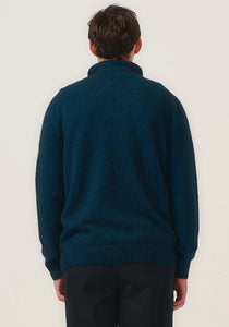 Possum and Merino

100309 Whittaker Half Zip – A Merinomink signature zip sweater with striped contrast collar features a Merinomink zip pull. This timeless piece can be dressed up or down to suit almost any occasion. A classic fit.

Made in New Zealand from an exclusive Merinomink blend of 50% ZQ Merino, 40% Brushtail possum and 10% Mulberry silk.