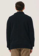 Load image into Gallery viewer, Possum and Merino

100350 Whittaker Zip Jacket - This classic jacket is a go-to piece with pockets and contrast striped collar. Featuring a Merinomink zip pull, its ready for whatever the weather throws at you. A classic fit.

Made in New Zealand from an exclusive Merinomink blend of 50% ZQ Merino, 40% Brushtail possum and 10% Mulberry silk.