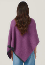 Load image into Gallery viewer, Possum and Merino

1623 Two Tone Poncho - A fan favourite, the Two Tone Poncho is a winner. With a relaxed fit and contrast coloured tipping it&#39;s cut for comfort and style. With a rainbow of colour options on offer, this is one you&#39;ll want in each colour! Classic fit.&nbsp;

Made in New Zealand from an exclusive Merinomink blend of 50% ZQ Merino, 40% Brushtail possum and 10% Mulberry silk.