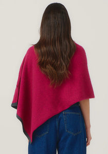 Possum and Merino

1623 Two Tone Poncho - A fan favourite, the Two Tone Poncho is a winner. With a relaxed fit and contrast coloured tipping it's cut for comfort and style. With a rainbow of colour options on offer, this is one you'll want in each colour! Classic fit.&nbsp;

Made in New Zealand from an exclusive Merinomink blend of 50% ZQ Merino, 40% Brushtail possum and 10% Mulberry silk.