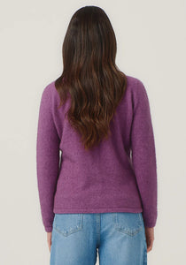 Possum and Merino

1736 Shell Cardi - Our signature Shell Cardi is a Merinomink staple, loved for its simple lines and statement buttons. A fitted silhouette offers a smart and refined look that can dress and up and down with ease. Slim fit.&nbsp;

Made in New Zealand from an exclusive Merinomink blend of 50% ZQ Merino, 40% Brushtail possum and 10% Mulberry silk.
