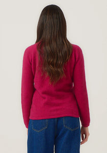 Possum and Merino

1736 Shell Cardi - Our signature Shell Cardi is a Merinomink staple, loved for its simple lines and statement buttons. A fitted silhouette offers a smart and refined look that can dress and up and down with ease. Slim fit.&nbsp;

Made in New Zealand from an exclusive Merinomink blend of 50% ZQ Merino, 40% Brushtail possum and 10% Mulberry silk.