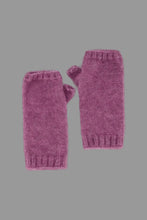 Load image into Gallery viewer, Possum and Merino
6105 Short Plain Glovelet - These gloves are a classic essential you won't want to leave the house without. Our lightweight glovelets will keep your hands beautifully snug and have the freedom of open fingers so there is no need to remove them when you are out and about.
One size fits all
35% Possum Fur, 55% Merino Wool, 10% Pure Mulberry Silk.
