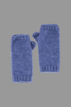 Load image into Gallery viewer, Possum and Merino
6105 Short Plain Glovelet - These gloves are a classic essential you won't want to leave the house without. Our lightweight glovelets will keep your hands beautifully snug and have the freedom of open fingers so there is no need to remove them when you are out and about.
One size fits all
35% Possum Fur, 55% Merino Wool, 10% Pure Mulberry Silk.