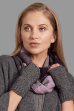 Load image into Gallery viewer, Possum and Merino
6105 Short Plain Glovelet - These gloves are a classic essential you won't want to leave the house without. Our lightweight glovelets will keep your hands beautifully snug and have the freedom of open fingers so there is no need to remove them when you are out and about.
One size fits all
35% Possum Fur, 55% Merino Wool, 10% Pure Mulberry Silk.