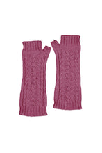 Load image into Gallery viewer, Possum and Merino.
622 Cable Glovelet - Get extra warm and cozy while you set yourself apart with our exclusive cable knit glovelets, crafted from a blend of Possum Merino and Pure Mulberry Silk. These glovelets provide gentle comfort, yet remain durable and practical. Entirely NZ made….your choice comes naturally.
One size only
35% Possum Fur, 55% Merino Wool, 10% Pure Mulberry Silk.