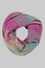 Load image into Gallery viewer, Possum and Merino
658 Ombre Snood - Undoubtedly a star in this season's range, this incredibly versatile snood made with the finest Possum Merino and Mulberry Silk blend in New Zealand.
35% Possum Fur, 55% Merino Wool, 10% Pure Mulberry Silk.