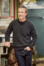 Load image into Gallery viewer, Possum and Merino
6601 Rack Stitch V-Neck Jersey - Whether you’re out for the night or in the wild, this timeless V-neck jersey will get you&nbsp;through the elements in style. Nature’s finest natural fibres are brought together with quality workmanship for comfort and warmth. A V-neckline combines with feature rack-stitch waistband and cuffs to keep things effortlessly casual.
35% Possum Fur, 55% Merino Wool, 10% Pure Mulberry Silk