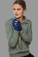 Load image into Gallery viewer, Possum and Merino
679 Plain Glove - Keep those hands warm with these versatile gloves that are just for anyone, at any age, anytime. These classic gloves are the perfection of knitwear. Possum Merino and Pure Mulberry Silk provide gentle comfort, yet these gloves remain durable and strong.
New Zealand Designed and anufactured Natural and Sustainable
35% Possum Fur, 55% Merino Wool, 10% Pure Mulberry Silk.