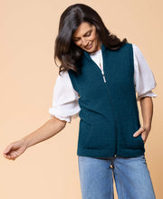 Load image into Gallery viewer, Possum and Merino
NW3101 Gilet - Zip-through vest with integrated pockets, single jersey. WholeGarment seamless construction.
Composition - 40% Possum Fur, 53% Merino, 7% Silk