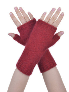 6105 Short Plain Glovelet - These gloves are a classic essential you won't want to leave the house without. Our lightweight glovelets will keep your hands beautifully snug and have the freedom of open fingers so there is no need to remove them when you are out and about!