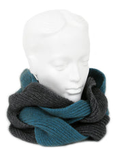 Load image into Gallery viewer, 9858 Plait Cowl