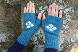 Possum and merino  CK619 Childs Fingerless Mittens - These mittens are a breeze to get on and off small hands. Snowflake motif co-ordinates with the (703) girl's poncho.