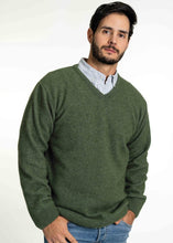 Load image into Gallery viewer, Possum and Merino  KO841 V Neck Jumper - Our basic V neck jumper which is easy to dress up or down.  A simple yet smart style..  3XL incurs extra cost.   Made proudly in New Zealand from a premium blend of 40% possum fur, 50% merino lambswool &amp; 10% mulberry silk.